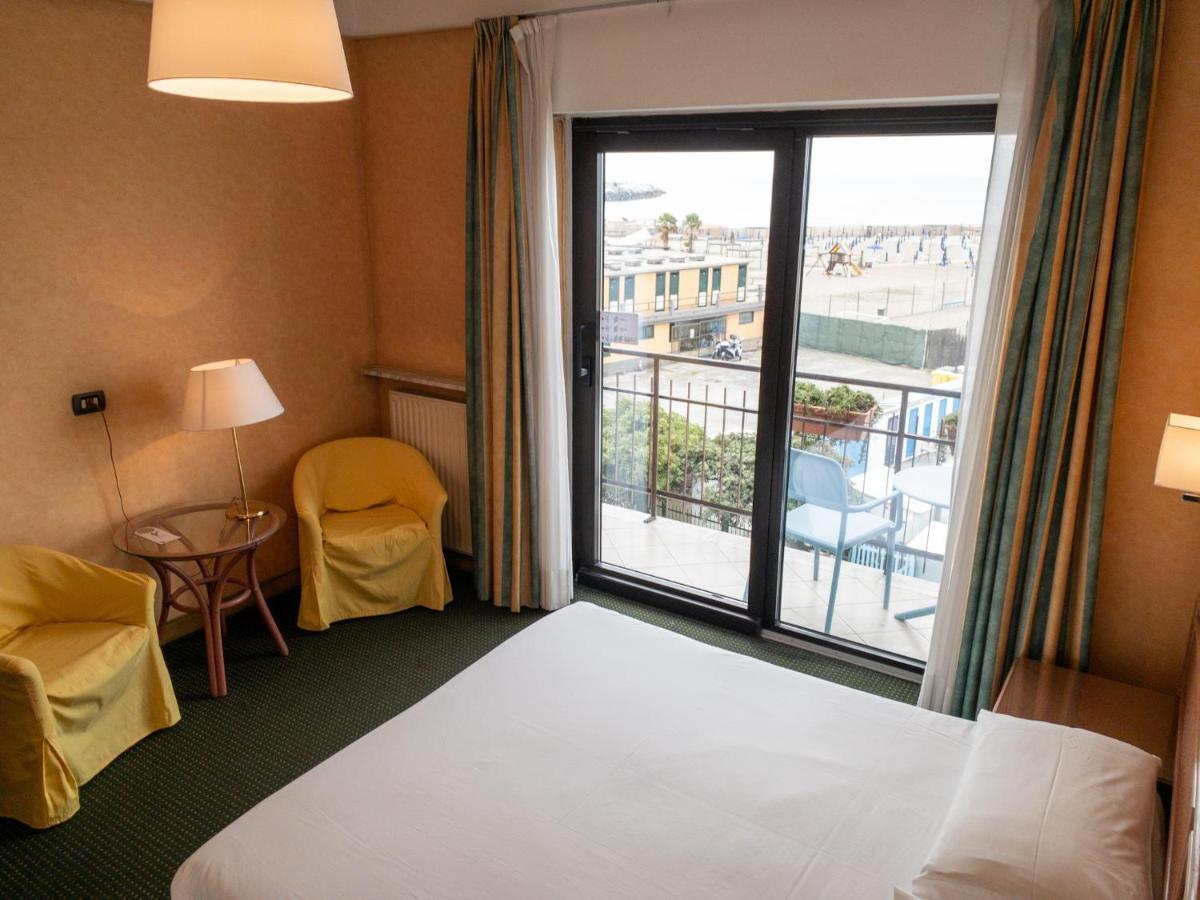 Hotel Santa Maria Chiavari Luaran gambar