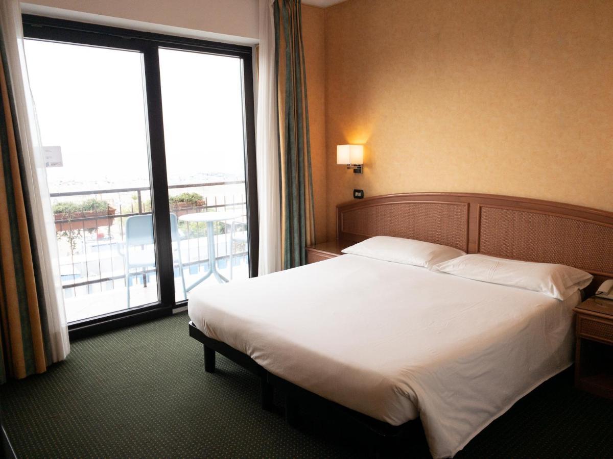 Hotel Santa Maria Chiavari Luaran gambar