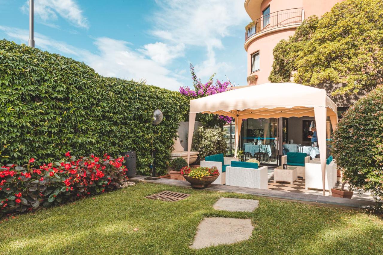 Hotel Santa Maria Chiavari Luaran gambar