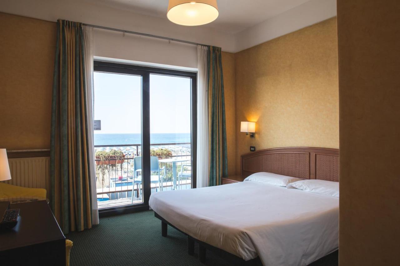 Hotel Santa Maria Chiavari Luaran gambar