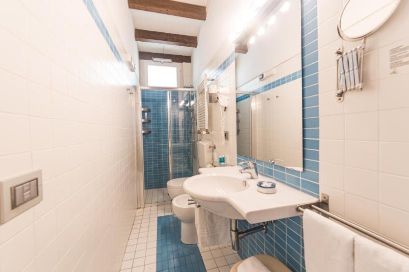 Hotel Santa Maria Chiavari Luaran gambar