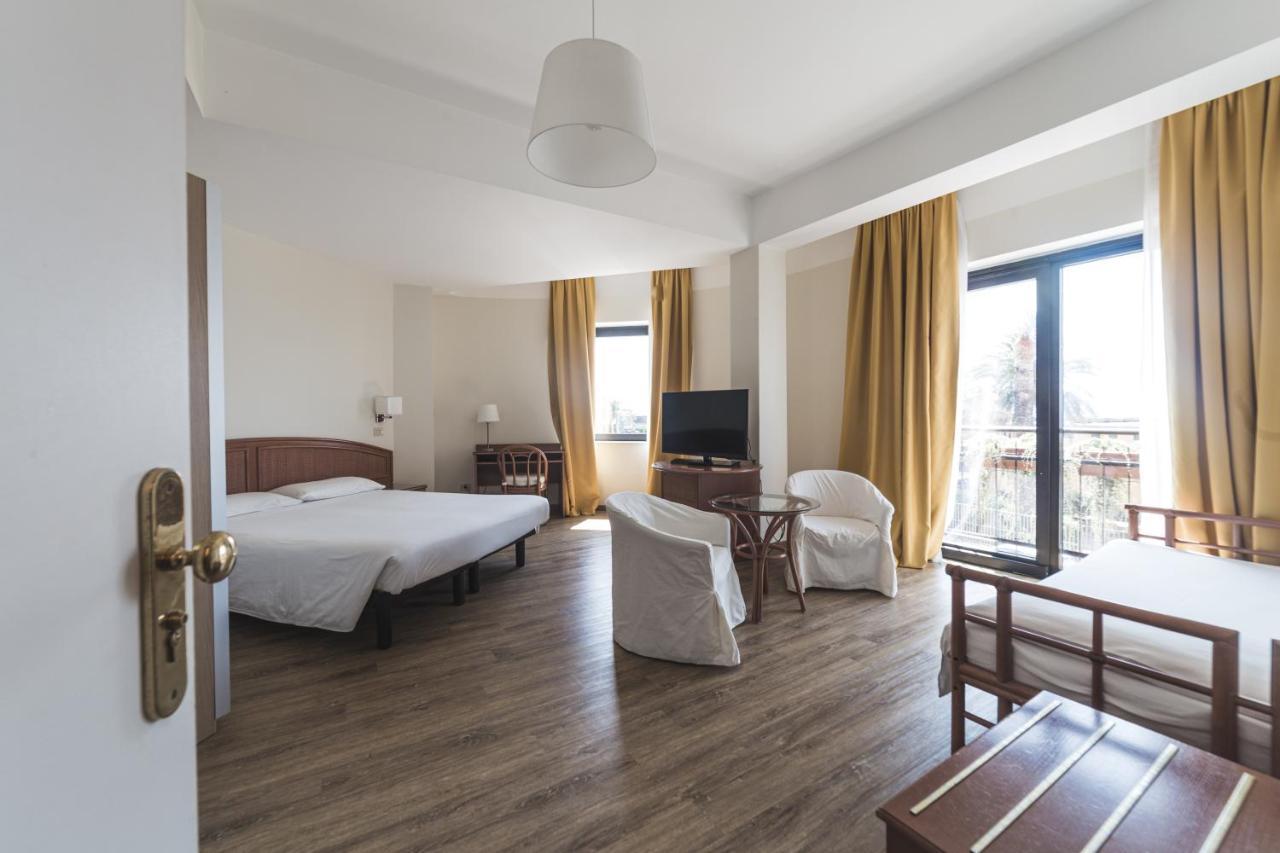 Hotel Santa Maria Chiavari Luaran gambar