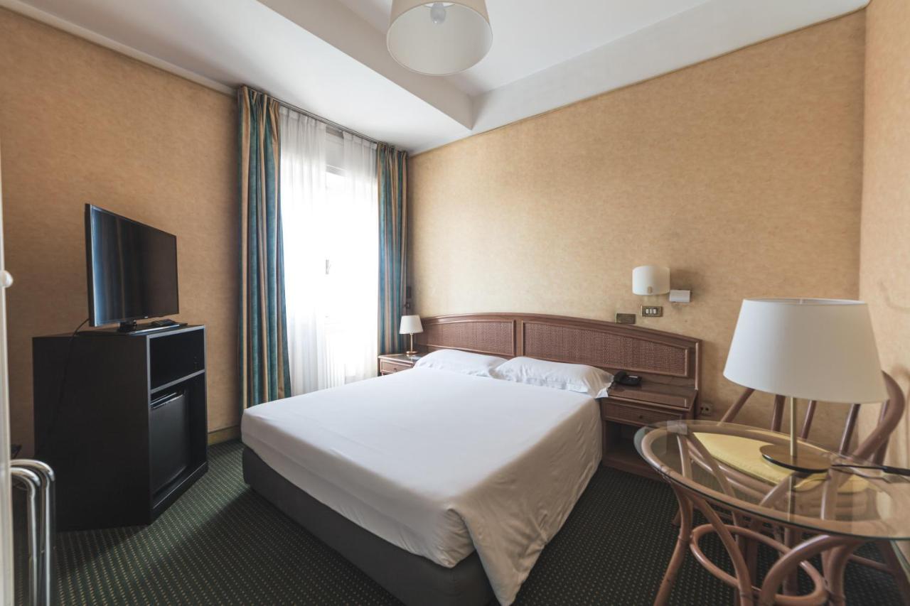 Hotel Santa Maria Chiavari Luaran gambar