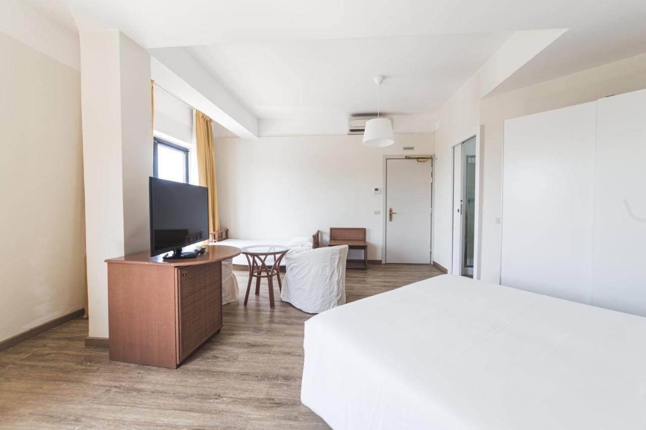Hotel Santa Maria Chiavari Luaran gambar