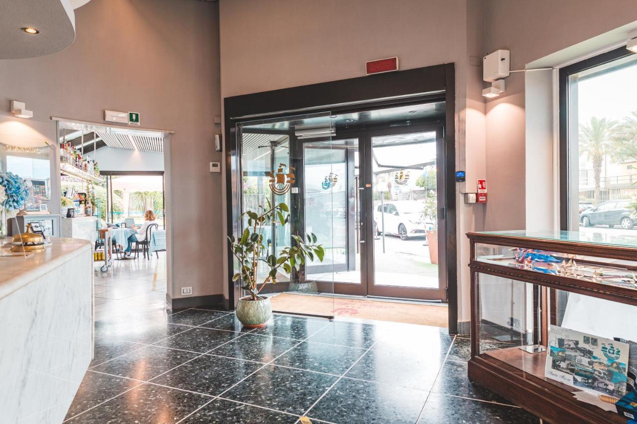 Hotel Santa Maria Chiavari Luaran gambar