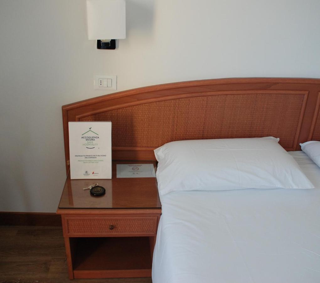 Hotel Santa Maria Chiavari Luaran gambar