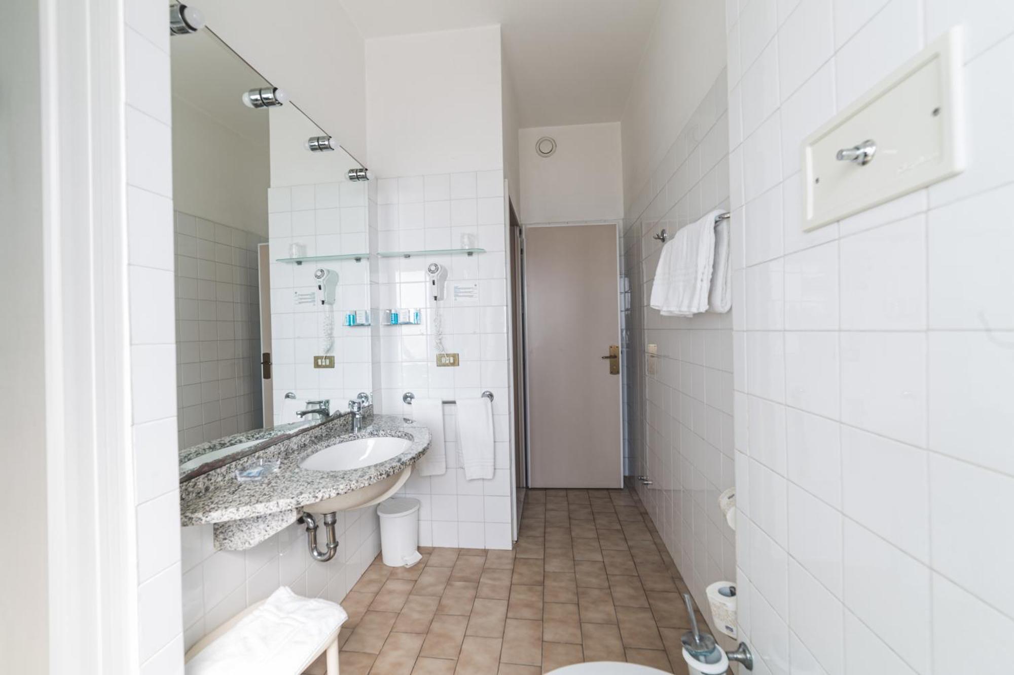 Hotel Santa Maria Chiavari Luaran gambar