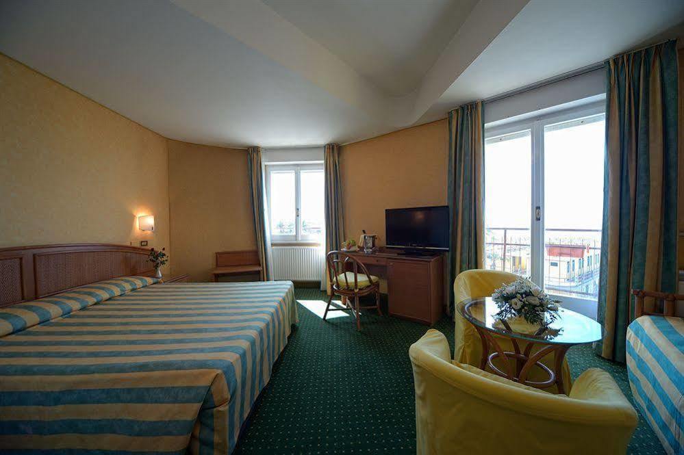 Hotel Santa Maria Chiavari Luaran gambar